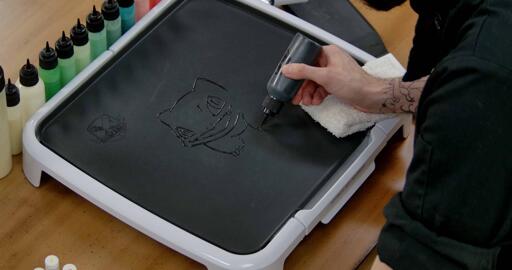 Bulbasaur pancake art step 1.2: Continue to outline the body and the 'bulb' of bulbasaur.