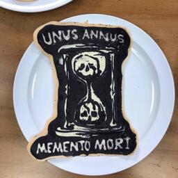 Unus Annus Hourglass Pancake Art